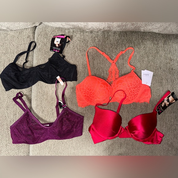 Maidenform Other - MAIDENFORM bra lots of 4